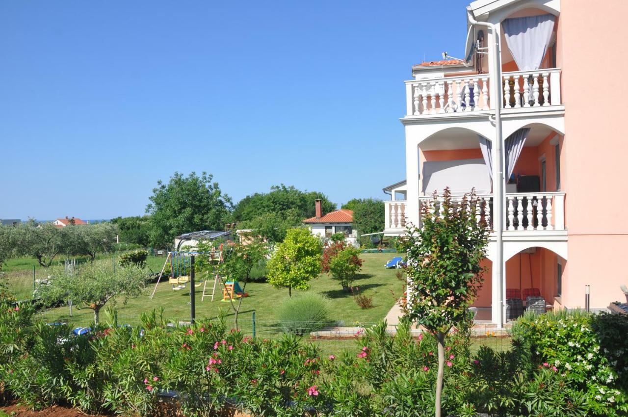 Apartments Rosa Умаг Экстерьер фото
