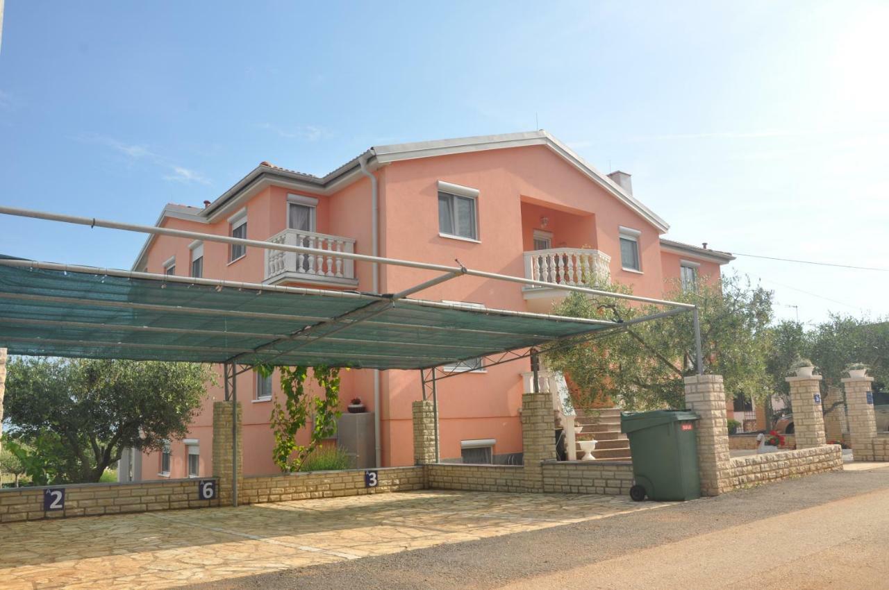 Apartments Rosa Умаг Экстерьер фото